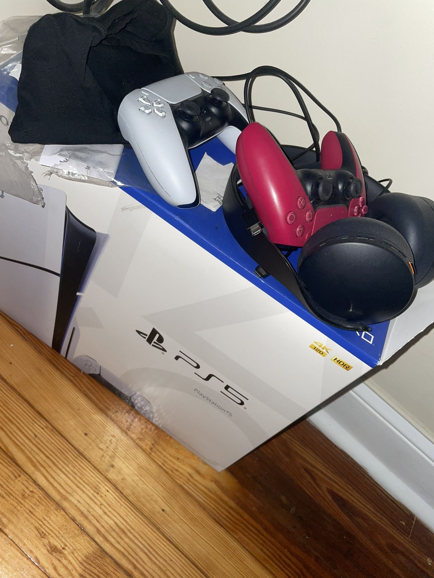 Ps5|W Controller+Red Cosmic Controller + Ps5 Headset