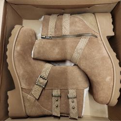 Bearpaw Boots NIB NWT SIZE 8