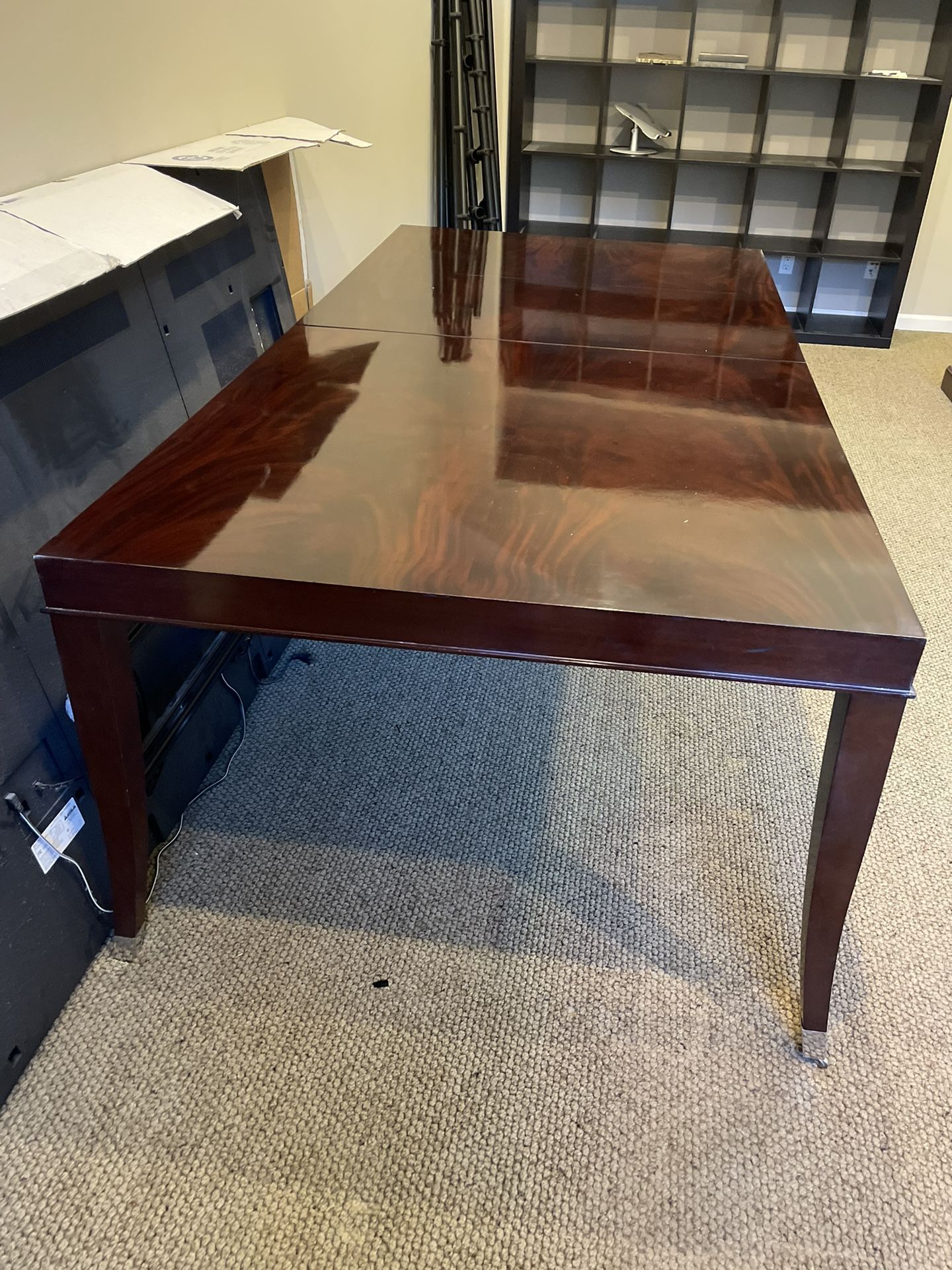 Boutilier & Company – Mahogany Veneer Rectangular Dining Table with Extension Leaves