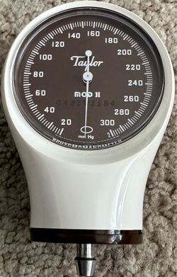 Vintage Taylor Mod II Aneroid Sphygmomanometer / Blood Pressure Gauge
