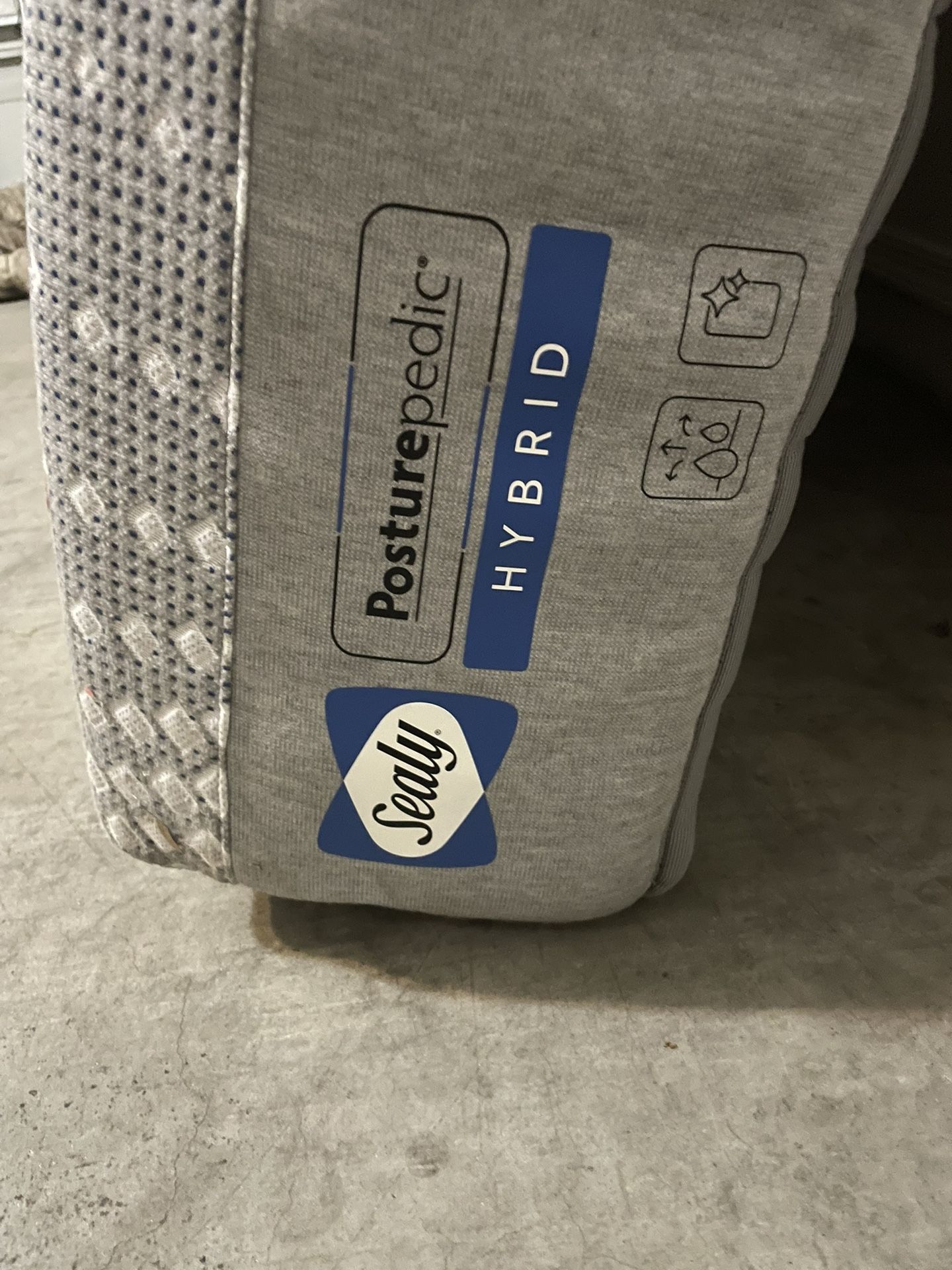 Queen Sealy Posturepedic Hybrid Mattress