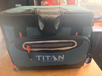 Arctic Zone Titan Zipperless ColdLok Cooler Bag