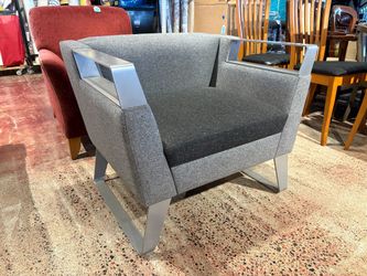 CORIANDER DESIGNS Modern Two-Tone Gray and Black Lounge Chair