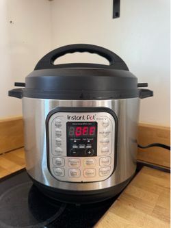 Instant Pot Duo 6QT Multi-Use Pressure Cooker