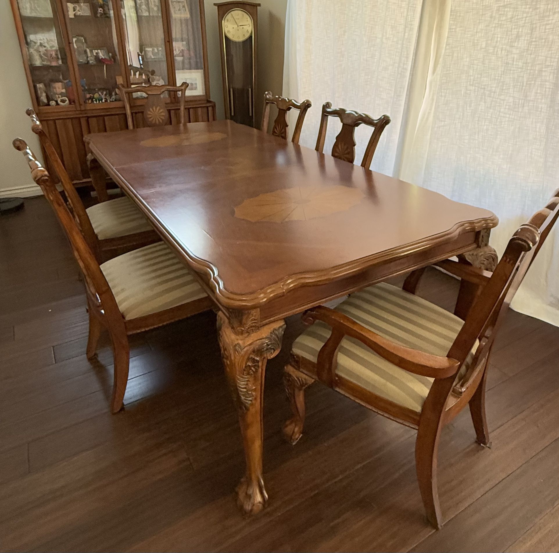 Ashley Glen Eagle Signature Dining Table & Chairs