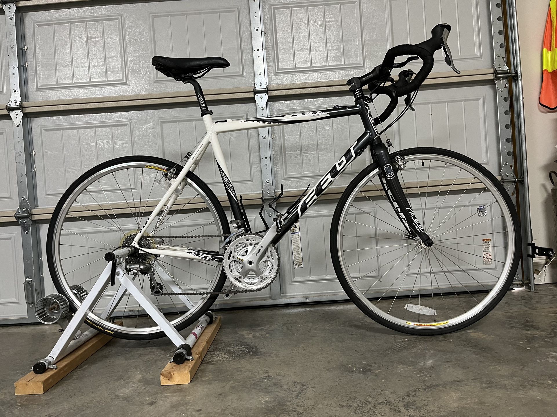 Felt Large Frame Like New