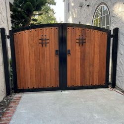 Custom Hybrid Iron Gates In Iron Fencing