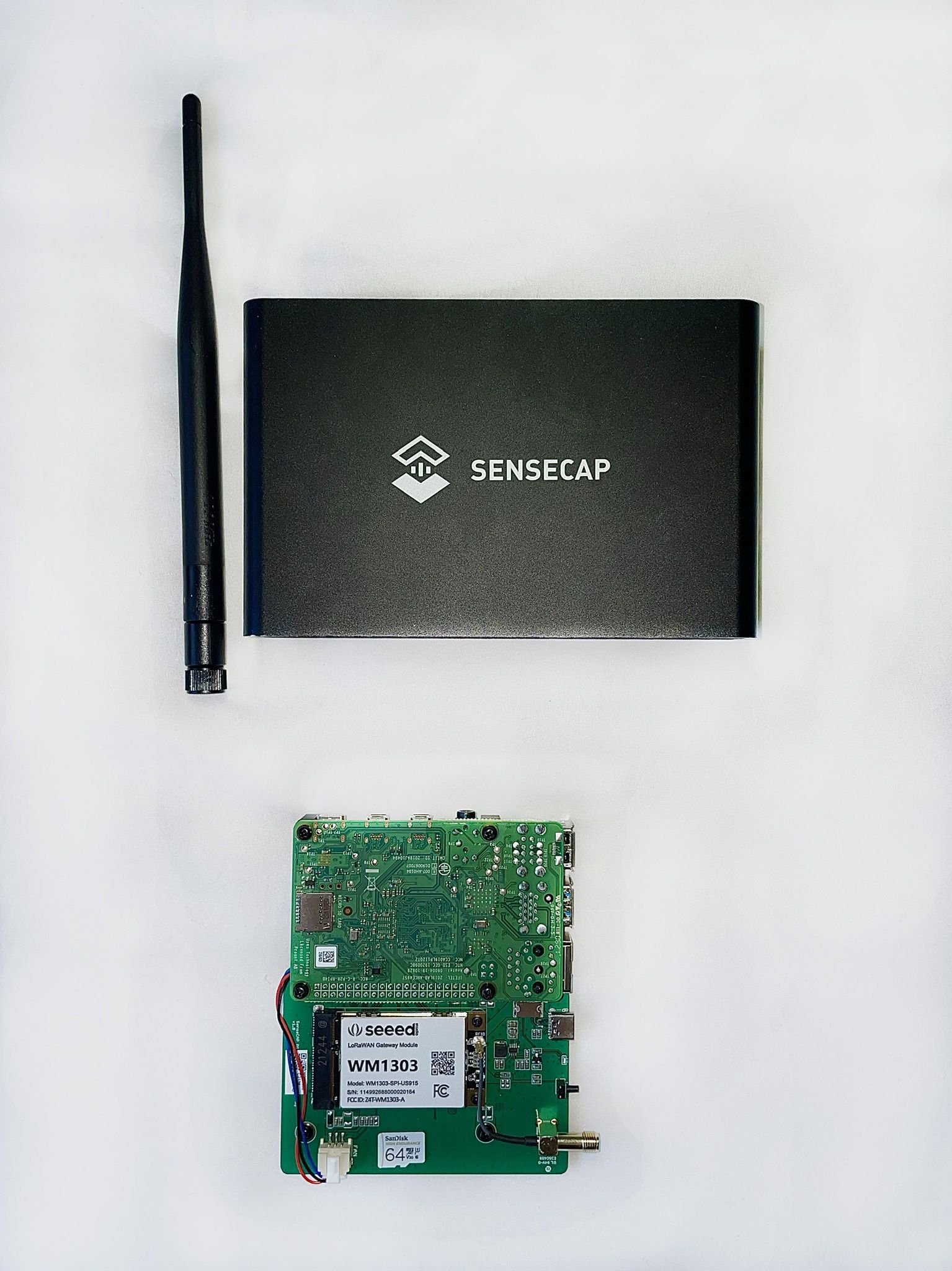 Sensecap M1 Miners With Raks. Usable Crypto Miners Or Hardware (Comes With  Cables And 64GB SDs)