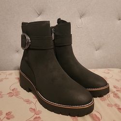 Blondo Women's Waterproof Dagger Boots Size 9 Black (New)