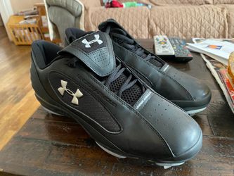 Under Armour 11.5 Baseball Cleats (like new)