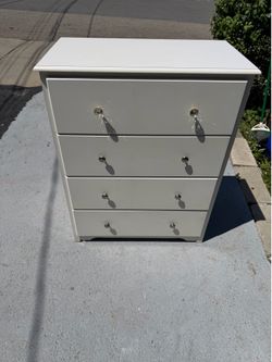 Very good condition a hardwood dresser