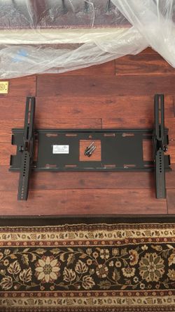 Flat screen TV mount