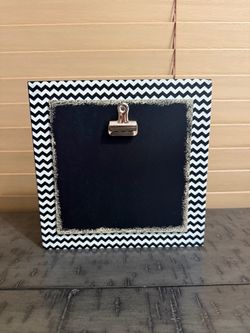 8 x 8 frame with clip for photos, notes or recipes