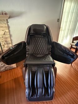 Ocho M.8DX Luxury Massage Chair – Espresso Brown w/ Red Diamond Stitching