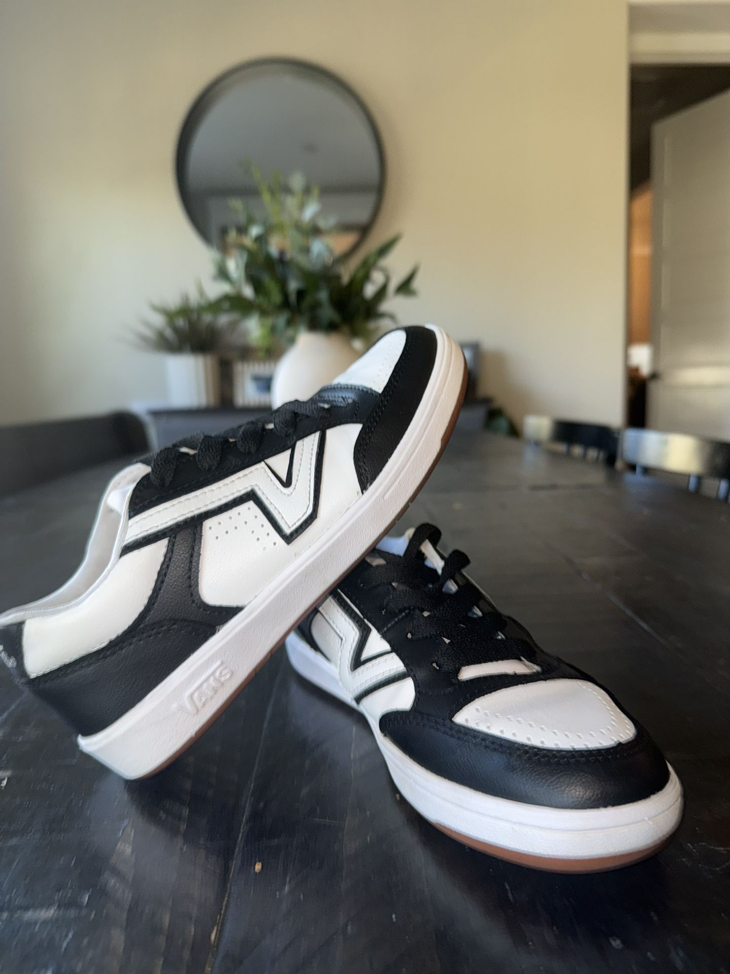 Vans Lowland