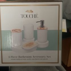 4 Piece Bathroom Accessory Set