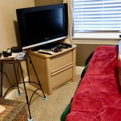 BEDROOM  END TABLE. -CREAM -TWaO DRAWER 