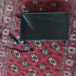 INSIGNIA 24” FIRE TV WITH REMOTE