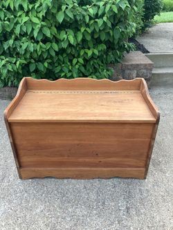 Wooden Bench - ***PENDING PICKUP ***