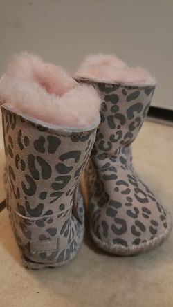 Baby Uggs sz 2/3 c