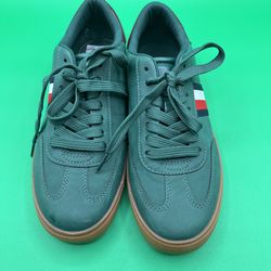 Tommy Hilfiger classic sneakers in a green colorway with a signature strip design