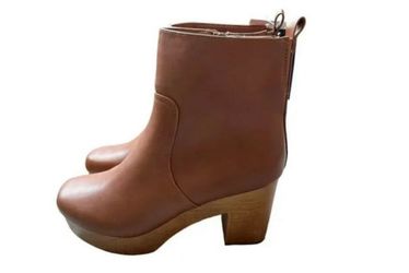 Universal Thread Chunky Platform Boots