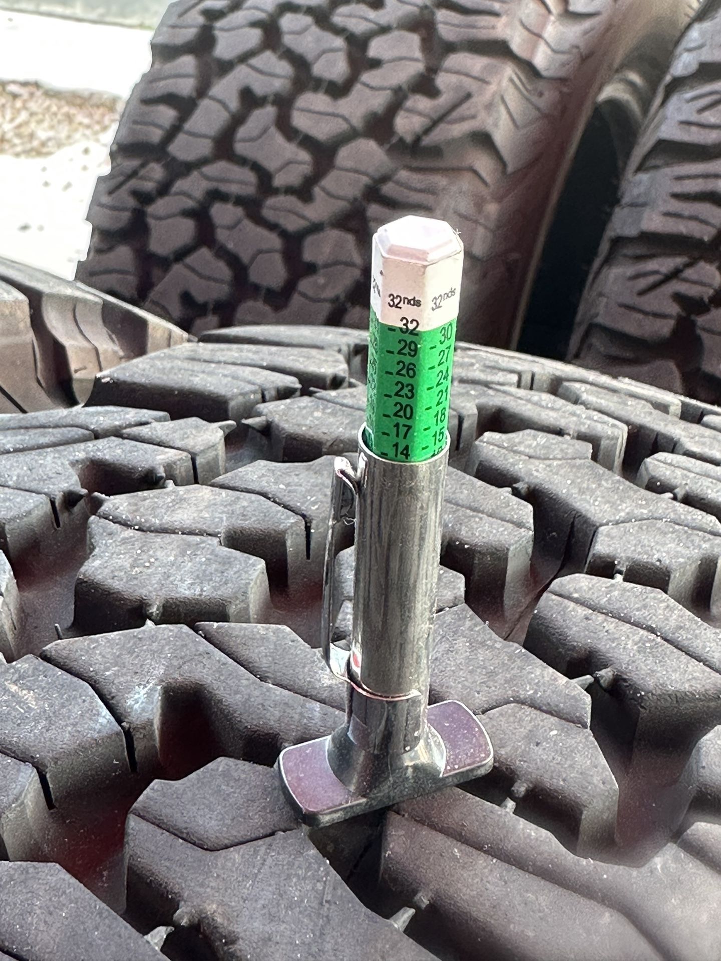 LT255/65r17 BF Goodrich All-Terrain KO2