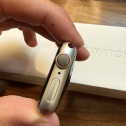 Apple Watch Series 5 40mm Cellular + GPS