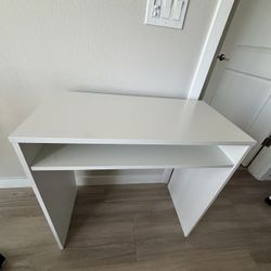 White Simple Desk