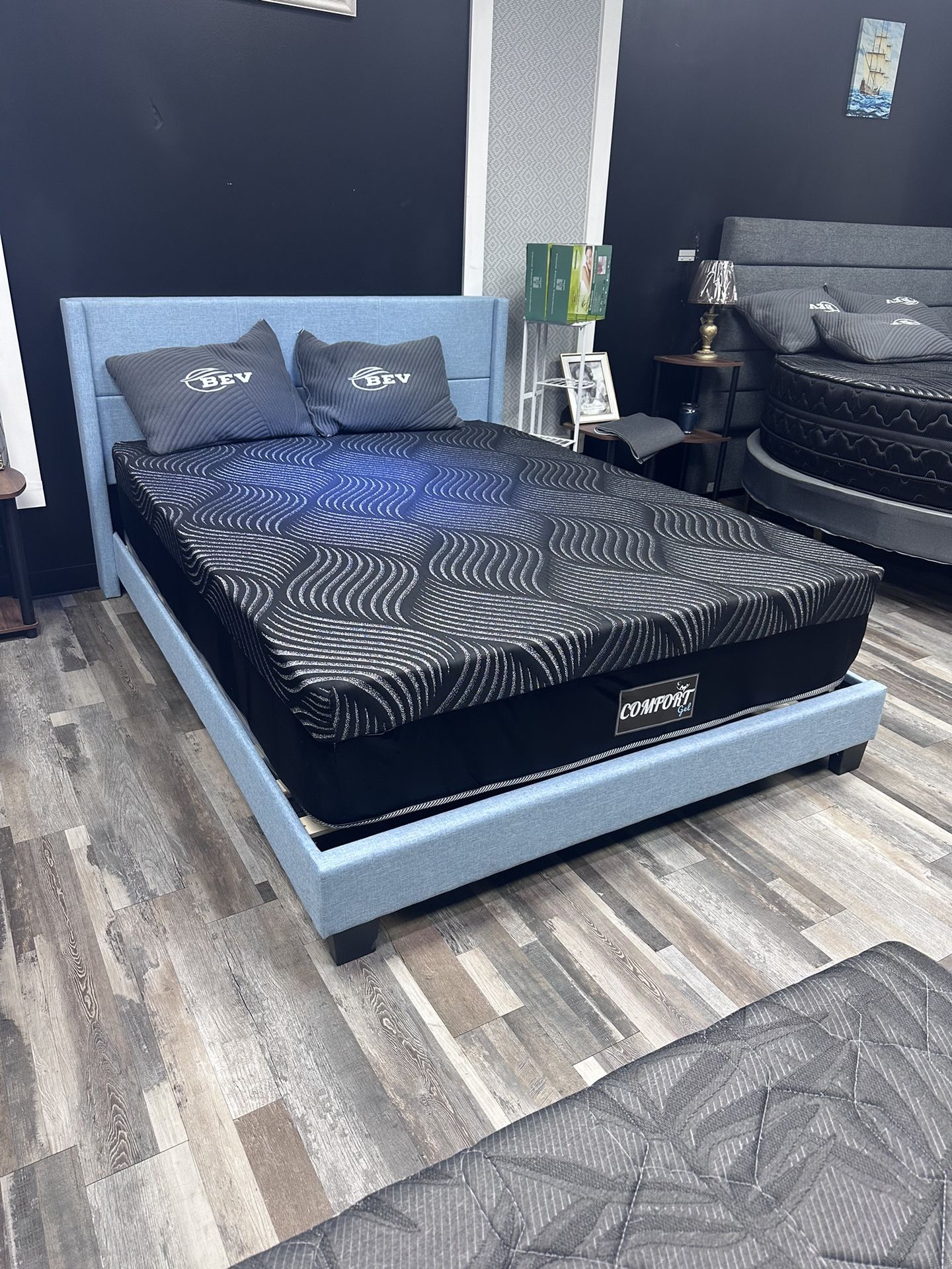 Queen Memory Foam Gel Come With Free Box Spring - Free Delivery 🚚 To Reasonable Distance