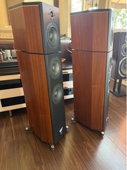 CSS Typhon Home Audio Tower Speakers in Walnut