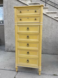 1966 Thomasville lingerie chest