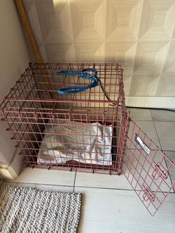 Pink Wire Pet Crate with Tray