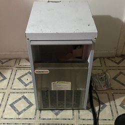 Commercial Ice Maker 