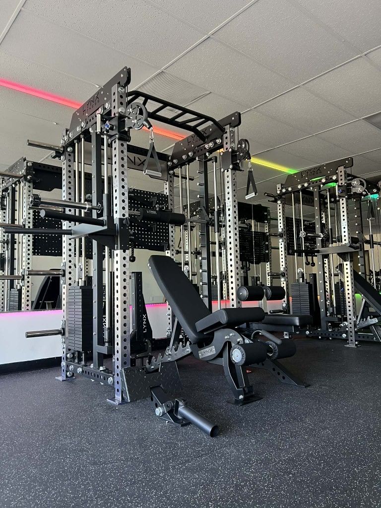 BRAND NEW SQUAT RACK COMMERCIAL SMITH MACHINE FULLY LOADED - FREE DELIVERY