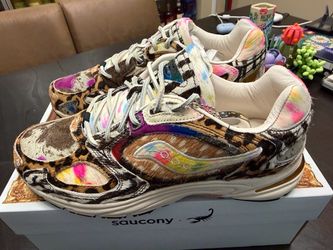 Saucony Westside Gunn Awesome Gods size 8.5m new