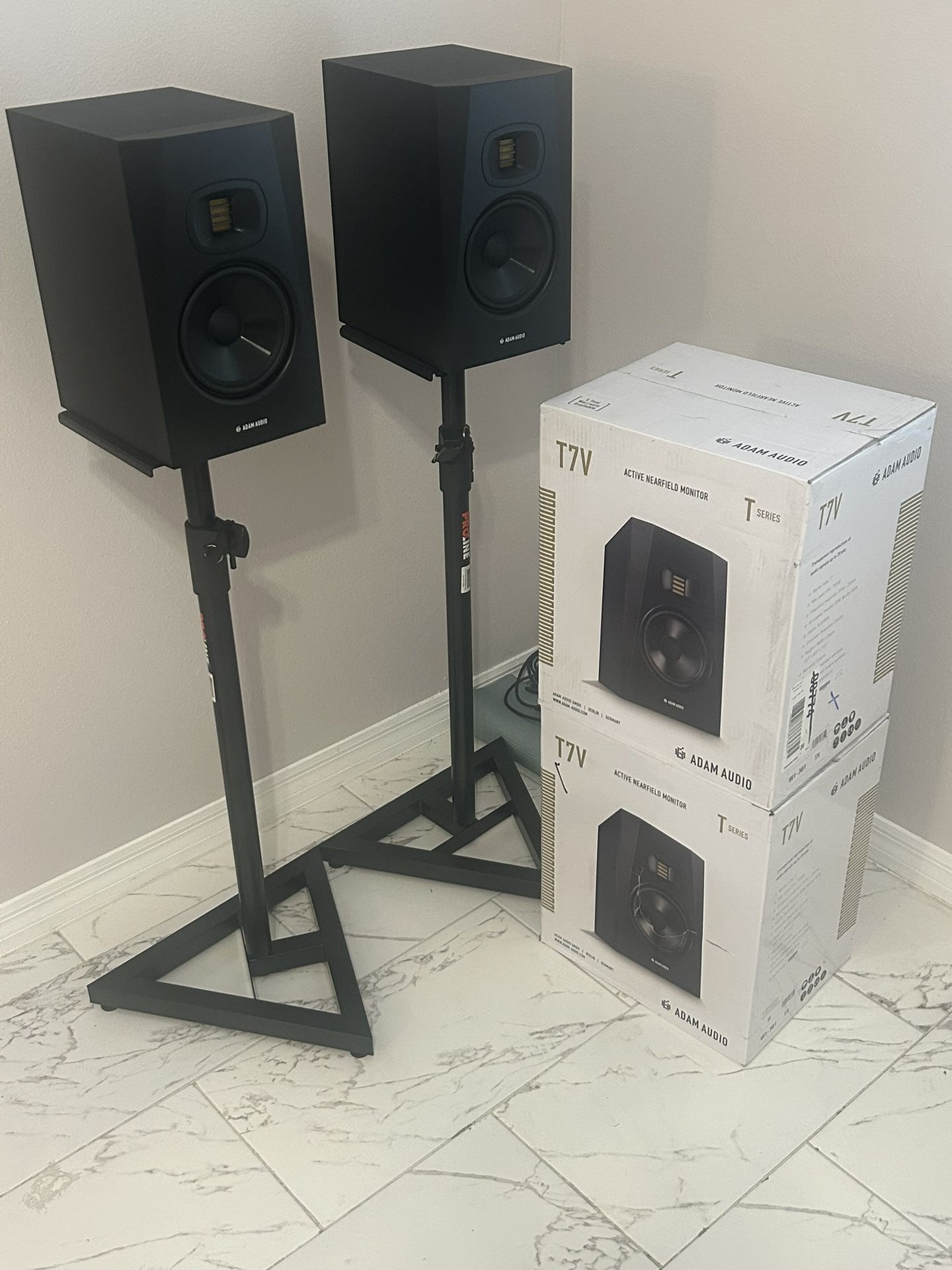 Adam Audio T7V (Studio Speakers)