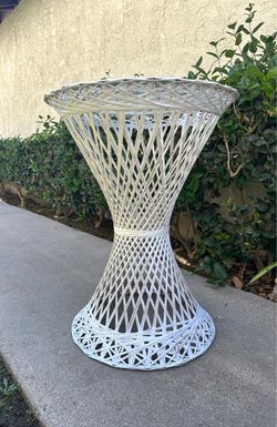 Vintage Mid Century Russell Woodard Spun Fiberglass Hourglass Side Table Plant Stand Glass Top 28"