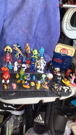 Collectible mini figures