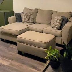 SECTIONAL W/ CHAISE and OTTOMAN 