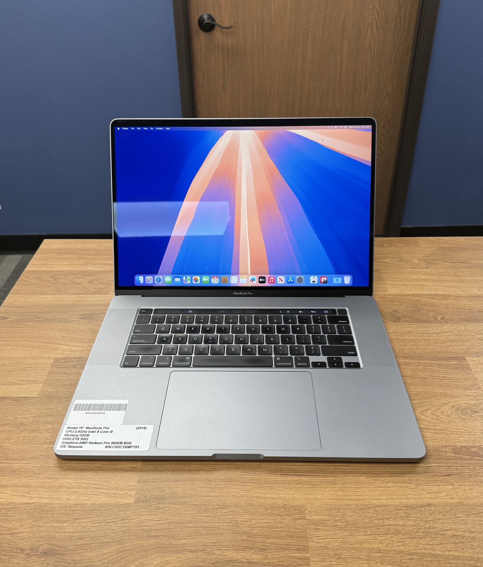 16" MacBook Pro Touchbar 32GB RAM*2TB SSD*2.4Ghz Intel 8 Core i9