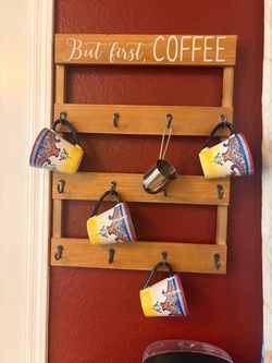 Coffee holder with mugs