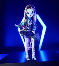 Monster High Haunt Couture Frankie Stein Doll