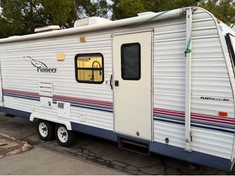 2004 pioneer travel trailer