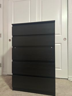 dark brown 5 drawer dresser