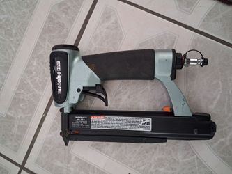 Nice nail gun nice condition