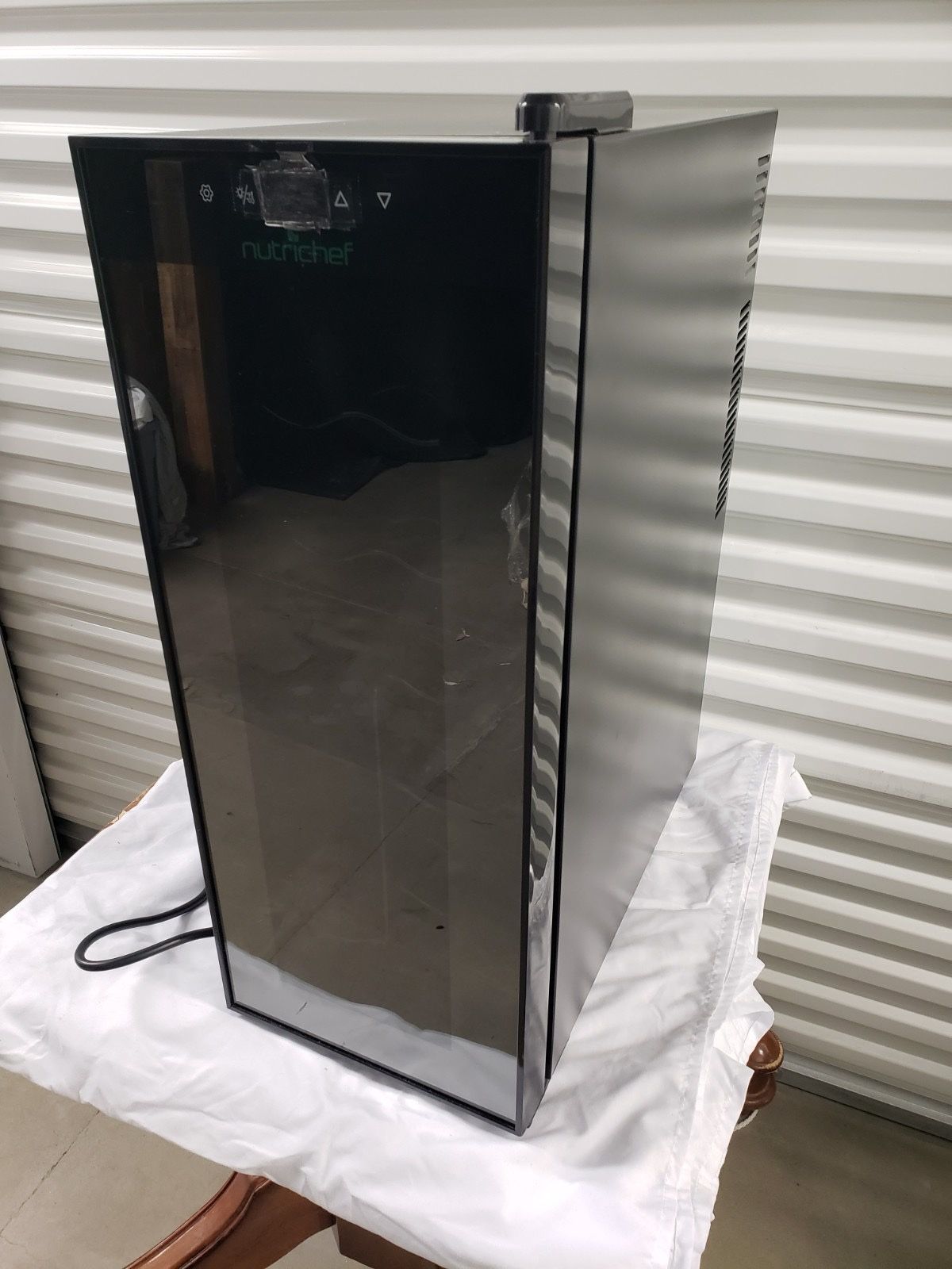 Nutrichef Wine Cooler, Wine Fridge, Wine storage for 12 bottles for