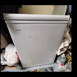 HotPoint 5.1 CU Chest Freezer