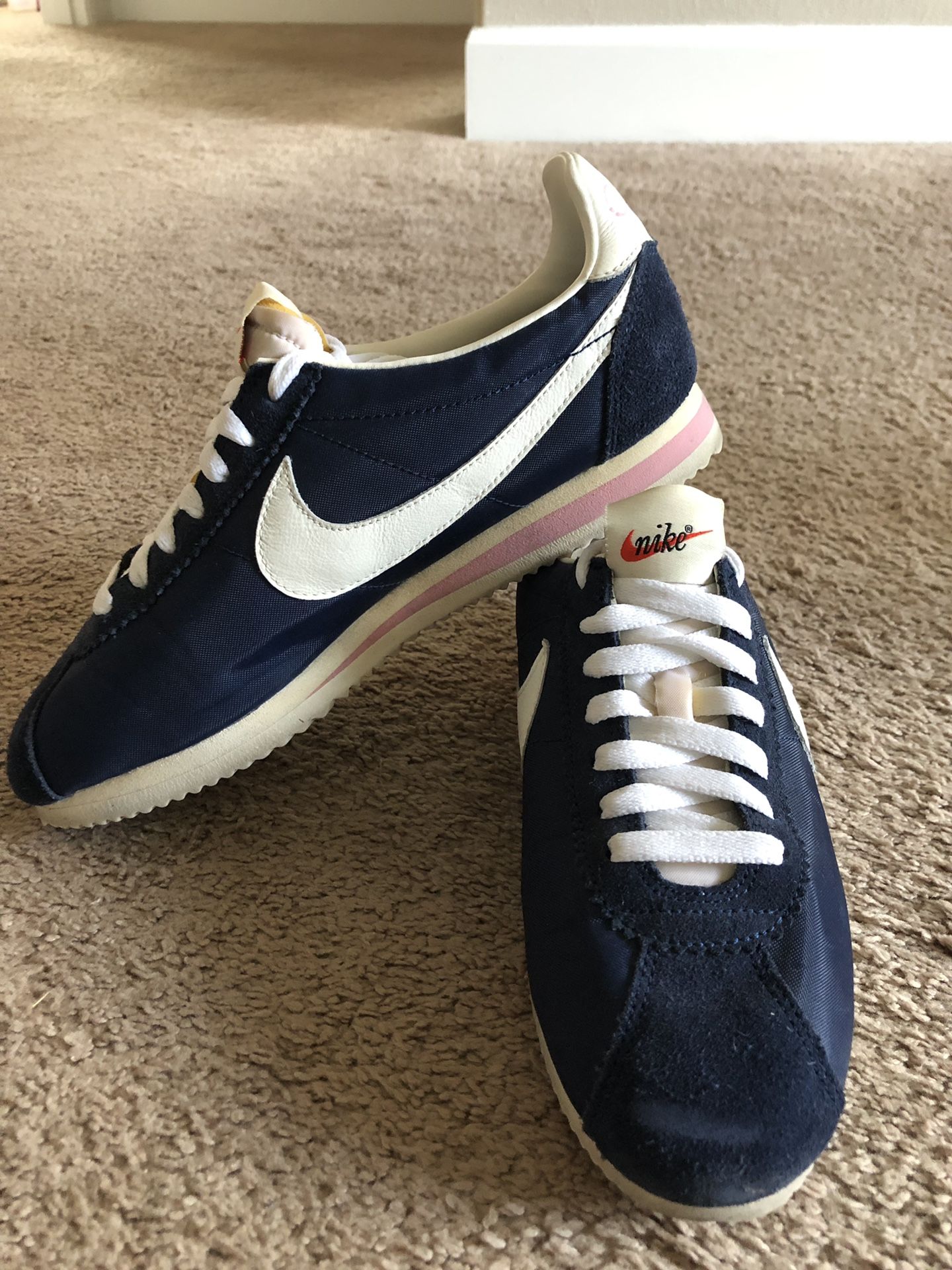 Nike Cortez Size 9 Women’s