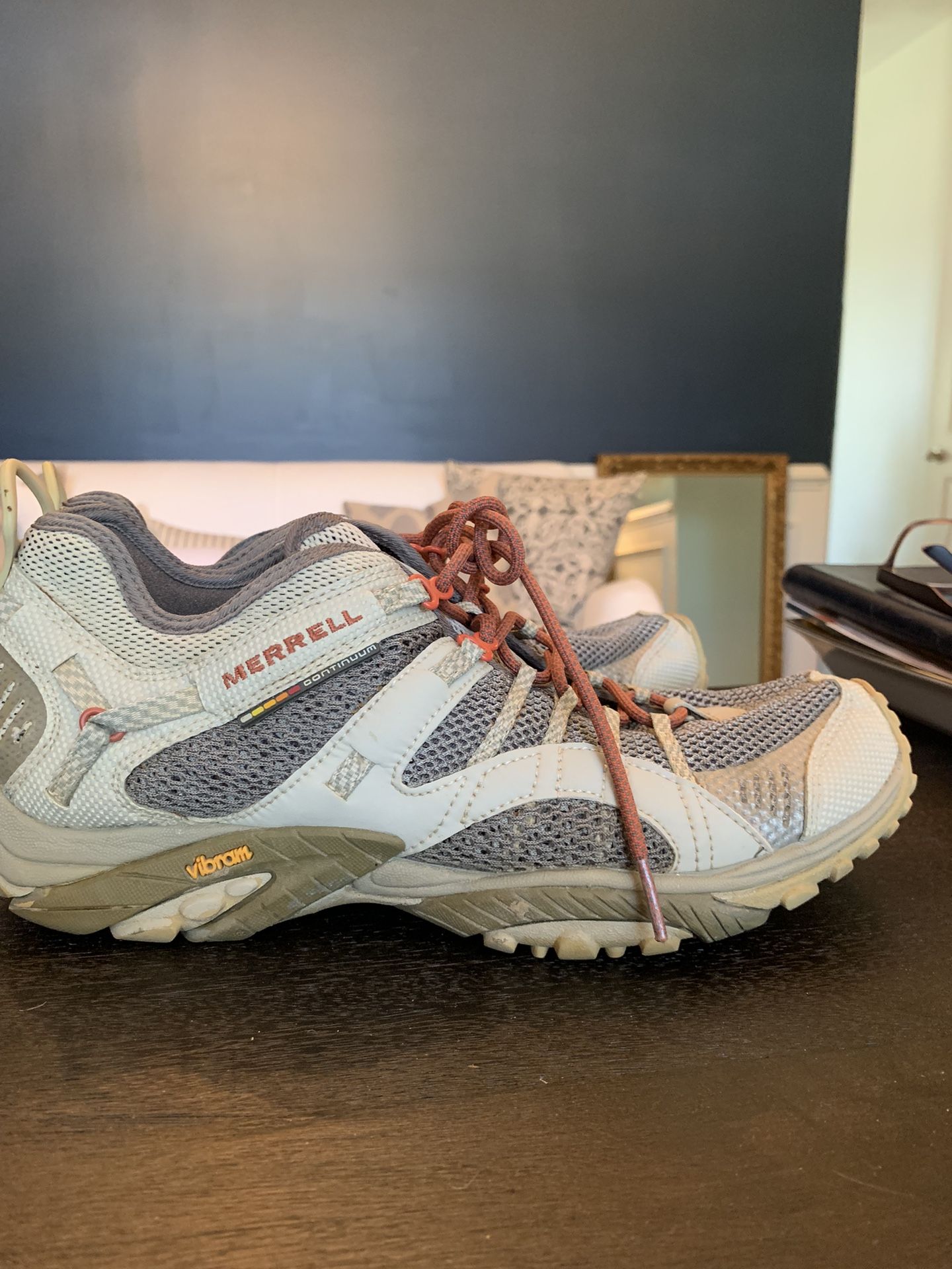 Women’s Merrell Continuum Vibram Moab 3 Waterproof Hiking Shoes Boots Tan size 9
